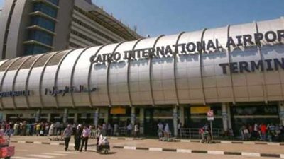 مطار القاهرة يوضح أسباب تطبيق تجربة دخول المستقبلين للصالات