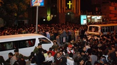 توافد الأقباط إلى كنيسة العذراء بالزيتون