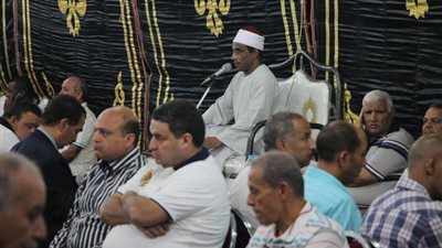 أحمد السيد ومختار مختار وطارق سليمان في عزاء أحمد ماهر