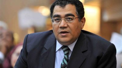 عبد الله كمال: 