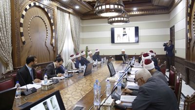 شيخ الأزهر يترأس أول اجتماع لهيئة كبار العلماء في مقرها الجديد (صور)