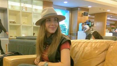 نانسي عجرم بمطار «بيروت» قادمة إلى القاهرة