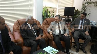 جامعة القناة توافق على تدريب المشاركين بمحو أمية الإسماعيلية