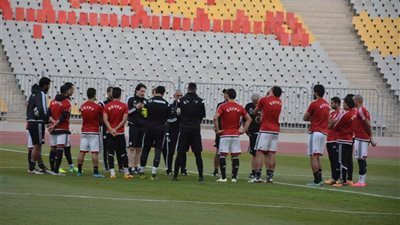 كوبر يعقد جلسة تحفيزية مع لاعبي المنتخب قبل لقاء الكونغو