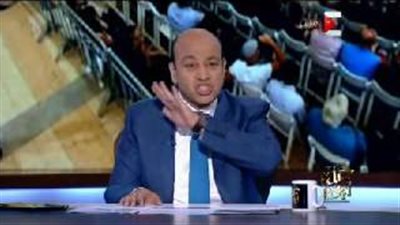 عمرو أديب عن صورة «شكري» في جنازة بيريز: «الشمس قاورة عينيه»