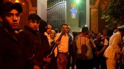 بدء مغادرة الأقباط لكنيسة 