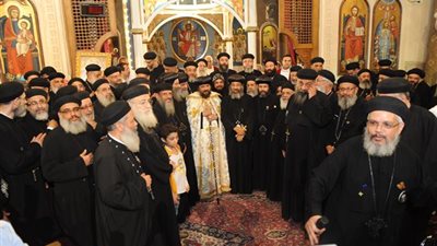 بدء مغادرة الأقباط لكنيسة العذراء بشبرا الخيمة