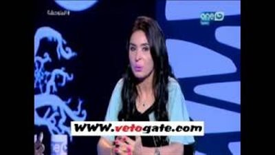 بالفيديو.. دينا: «تامر أمين بيسهر عندي في الملهى الليلي»