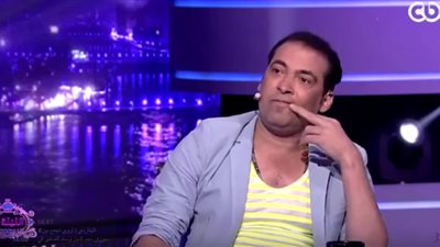 بالفيديو.. سعد الصغير يدافع عن «السبكى»:« والله العظيم راجل بتاع ربنا»