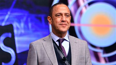 أشرف عبد الباقي ينشر الإعلان الدعائي لمسلسل «عائلة زيزو»