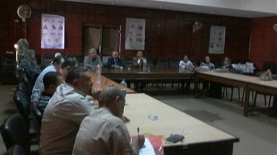 «صحة أسيوط» تبحث تنفيذ البرنامج المتكامل لرعاية ما حول الولادة