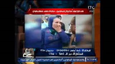 بالفيديو.. ضبط سيدة لحظة اختطافها طفلة من والدتها