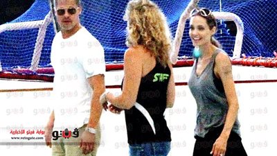 بالصور.. أنجلينا جولى وبراد بيت يتزلجان على الجليد فى استراليا