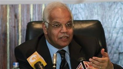 وزير النقل يجتمع بمسئولي المترو والشرطة لبحث مراقبة القطارات