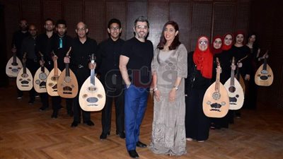 ثنائي العود دينا وغسان يقودان حفل طلاب فصل العود بمعهد الموسيقى