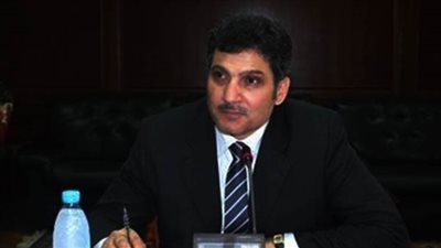 رئيس مشروع تنمية أفريقيا ونهر الكونغو يطالب بمحاكمة آخر 7 وزراء ري بتهمة تضليل الرأي العام.. حلول الحكومة لمواجهة الشح المائي «تقليدية وغير مجدية».. والمواطن البسيط لا يمكنه تحلية مياه البحر