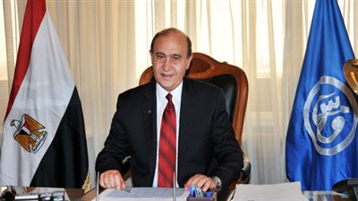 غدا.. مميش يوقع عقد بناء كراكتين مع شركة هولندية