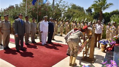 محافظ أسيوط وقيادات عسكرية يحتفلون بذكرى انتصار أكتوبر