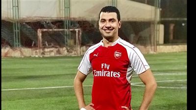 محمد أنور يستعرض مهاراته الكروية.. ويعلق: «أنا ليه مش في المنتخب»