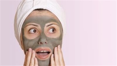 بالفيديو.. ماسك الطمي لتقشير وتنظيف البشرة