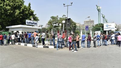 بالصور.. إقبال كثيف على تذاكر مباراة مصر والكونغو في نادي الصيد