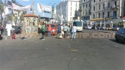 بالصور.. عشوائية مواقف الأجرة تثير استياء أهالي الإسكندرية