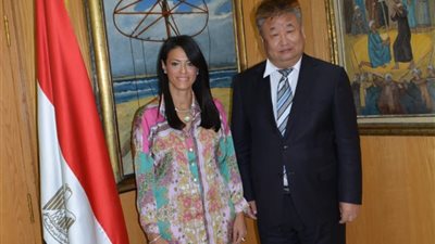 المشاط تناقش خطط زيادة التوافد السياحي من الصين