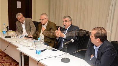 بالصور.. «مهدي» يجتمع بلجنة تنمية محافظة الإسكندرية