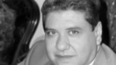 رجاء النقاش يكتب: الثقافة أولا والتجارة بعد ذلك