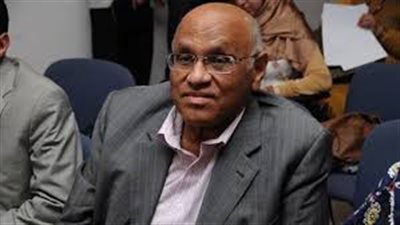 يوسف القعيد: استمرار حبس إسلام بحيري «مأساة»