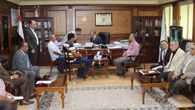 بالصور.. محافظ كفرالشيخ يبحث تطوير المجازر مع الإنتاج الحربي