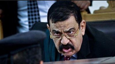 «قفشات القضاة»..«شحاته» لأحد المتهمين: «هو أوباما في السوبر ماركت».. «سامي»: البلتاجي والعريان وحشوني.. قاضي وادي النطرون لأحد المحامين: «أحب المحامي المخر