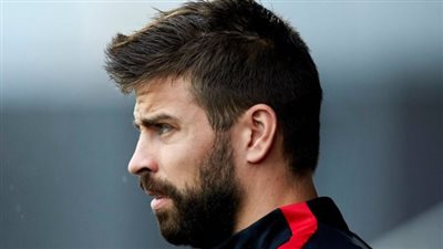 بيكيه ينضم لمعسكر منتخب إسبانيا