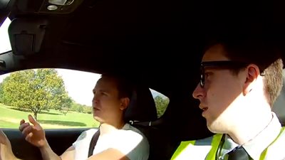 بالفيديو.. عشرة أخطاء أثناء قيادة السيارات وراء وقوع الحوادث