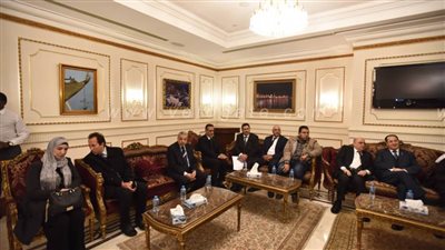 سفارة عُمان بالقاهرة تتلقى العزاء فى السلطان قابوس