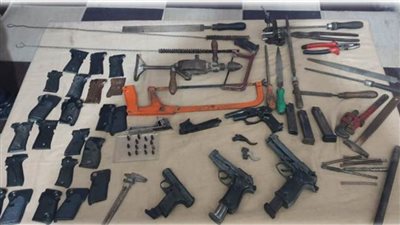 مداهمة ورشة لتعديل أسلحة الصوت لنارية في البحيرة