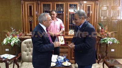 محافظ شمال سيناء يلتقي ممثل المجموعة «الروتارية»