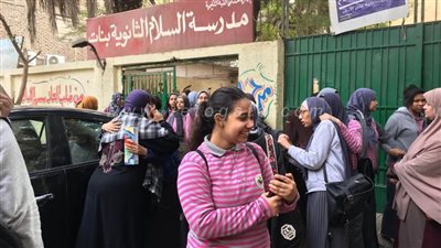 اللغة الأجنبية الثانية ترسم الفرحة على وجوه طلاب 