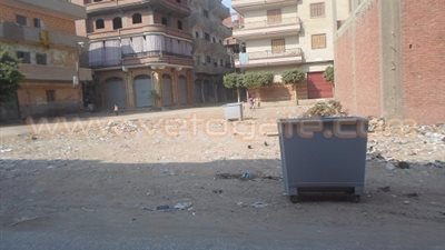 مجلس مدينة كفر شكر يوزع 46 صندوق قمامة