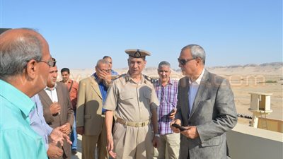 محافظ قنا يتفقد المنطقة الصناعية بـ«هو» و«هناجر»