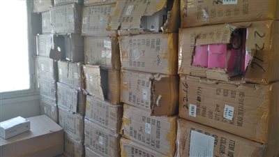 مصادرة 94 ألف نظارة مجهولة المصدر داخل مخزن بعابدين