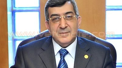 «حسن فهمي» يجتمع بمسئولي اتفاقيات الاستثمار الدولية بسويسرا