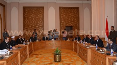 فلسطينيون يطالبون القاهرة بمتابعة تعهدات الدول المناحة لإعمار غزة