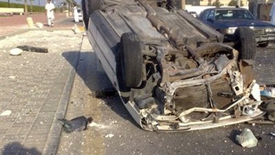 إصابة شخصين إثر انقلاب سيارة بالعريش