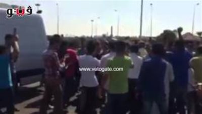 بالفيديو.. جماهير الأهلي تهتف لـ«حسام غالي» في مطار القاهرة