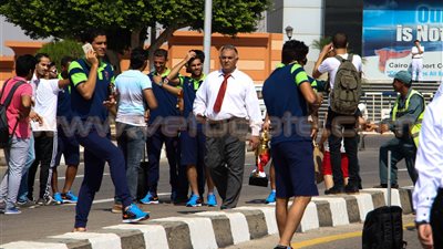 بالفيديو والصور.. استقبال جماهيري حافل للاعبي «الأهلي» في مطار القاهرة
