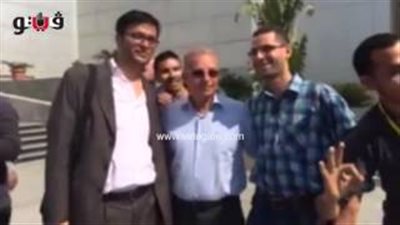 بالفيديو.. جماهير الأهلي تحتفل بـ«زيزو» في مطار القاهرة