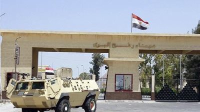 وصول قافلة مساعدات عمانية إلى معبر رفح