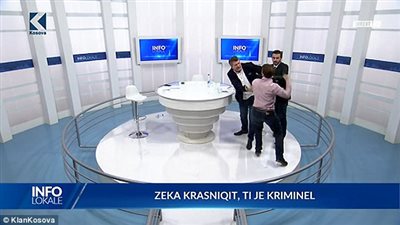 بالفيديو والصور.. شجار بين عضوي برلمان على الهواء مباشرة