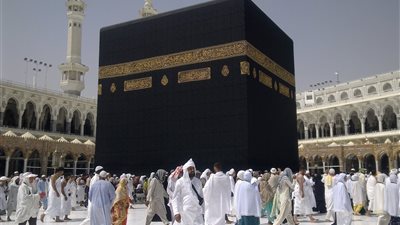 نشرة أخبار الصحف الأجنبية.. السعودية تفرض رسوما باهظة على العمرة